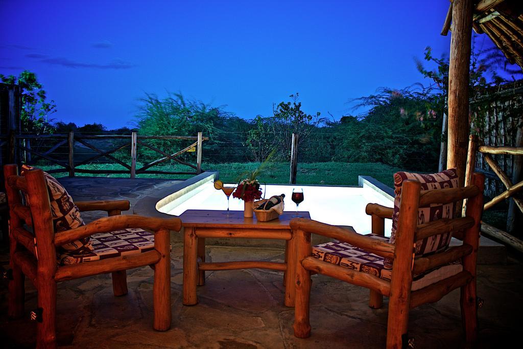 Manyatta Camp Hotel Voi Exterior photo