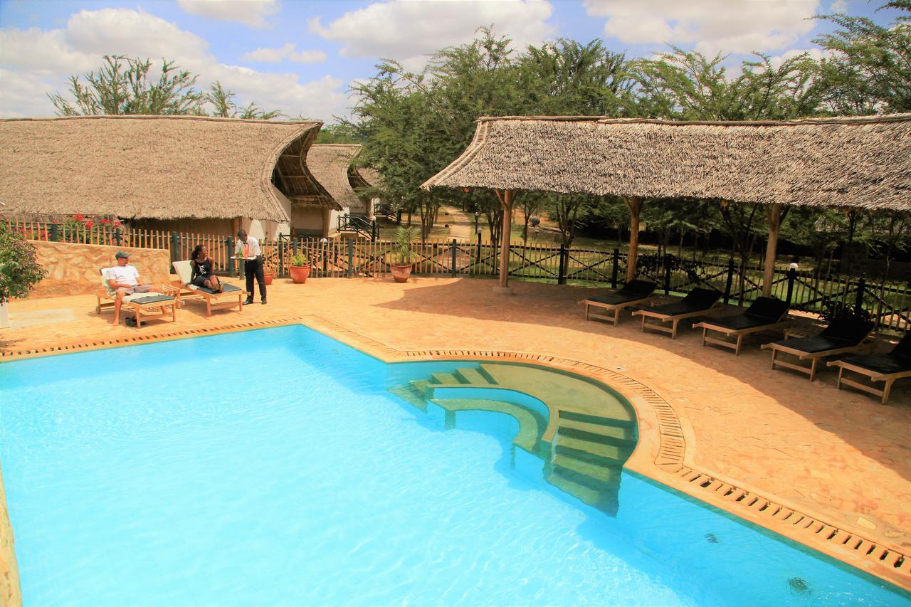 Manyatta Camp Hotel Voi Exterior photo