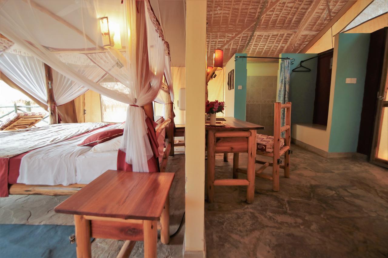 Manyatta Camp Hotel Voi Exterior photo