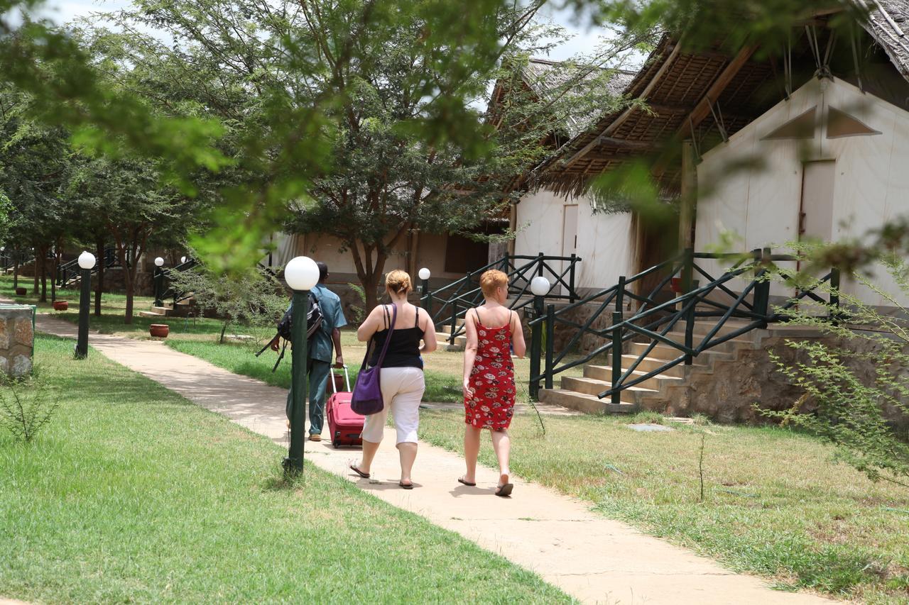 Manyatta Camp Hotel Voi Exterior photo